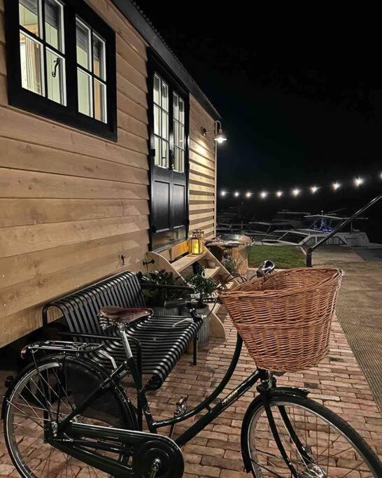 Saltford Island Hut - Outdoor Bath Tub, Firepit And Water Equipment 아파트 외부 사진